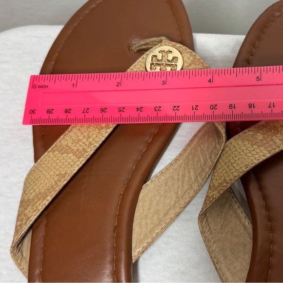 Tory Burch Women’s Flat Faux Snake Reptile Tan Logo Flat Thong Sandals Size 7.5 - Picture 13 of 13